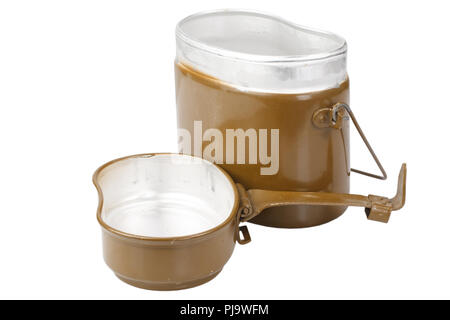 Sowjetische Armee Mess Kit auf weißem Hintergrund Stockfoto