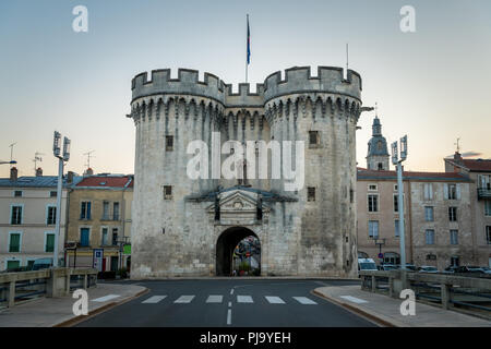 City Gate von Verdun (Frankreich) an einem sommerlichen Abend Stockfoto