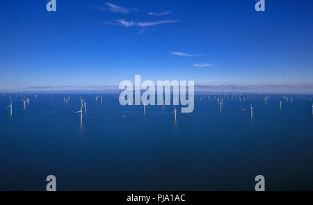 Die walney Nebenstelle in der Irischen See vor der Küste von Cumbria, der weltweit größten Offshore-Windpark Arbeiten am Mittwoch geöffnet hat. Stockfoto