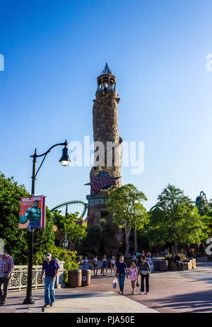 Orlando, Florida - Mai 09, 2018: Universal Studios City Walk. Leuchtturm, Eintritt zur Insel der Abenteuer in Orlando Stockfoto