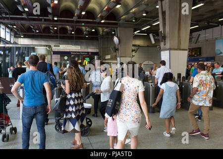 U-Bahn nehmen Sie die Ausfahrt Waterloo, London Stockfoto