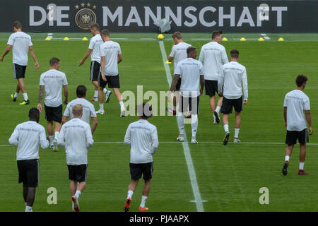 05. September 2018, Deutschland, München: Die deutschen Spieler nehmen teil an der abschließenden Training der Deutschen Fußball-Nationalmannschaft. Der Deutsche Fußball-Bund wird die Nationalmannschaft von Frankreich am 6. September 2018 treffen. Foto: Peter Kneffel/dpa Stockfoto