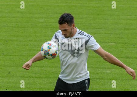 05. September 2018, Deutschland, München: Mats Hummels Deutschland nimmt Teil an der abschließenden Training der Deutschen Fußball-Nationalmannschaft. Der Deutsche Fußball-Bund wird die Nationalmannschaft von Frankreich am 6. September 2018 treffen. Foto: Peter Kneffel/dpa Stockfoto