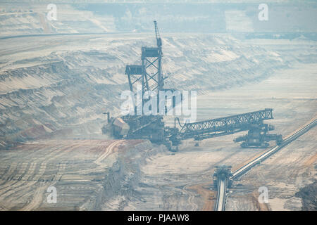 05. September 2018, Deutschland, Elsdorf: Es gibt eine große Bagger im Hambacher Braunkohletagebau Mine. Foto: Christophe Kirschtorte/dpa Stockfoto