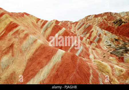 Zhangye. 5. Sep 2018. Luftaufnahme auf Sept. 5, 2018 zeigt die Landschaft des Danxia Relief in Zhangye Stadt im Nordwesten der chinesischen Provinz Gansu. Credit: Wei Hai/Xinhua/Alamy leben Nachrichten Stockfoto