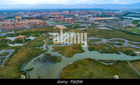 Zhangye. 5. Sep 2018. Luftaufnahme auf Sept. 5, 2018 zeigt eine Ansicht der Zhangye nationalen Wetland Park in Ganzhou Bezirk von Zhangye im Nordwesten der chinesischen Provinz Gansu. Credit: Tao Ming/Xinhua/Alamy leben Nachrichten Stockfoto