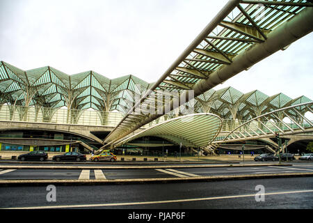 Lissabon, Portugal, 15. April 2018. Gare do Oriente oder der Lissabonner Bahnhof Oriente, einer der Portugiesischen Intermodal Transport Hubs Stockfoto