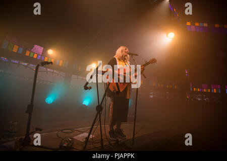 Norwegen, Bergen - 16. Juni 2018. Der englische Sänger und Songwriter Mahalia führt ein Live Konzert während der norwegischen Musik Festival Bergenfest 2018 in Bergen. (Foto: Gonzales Foto - Jarle H. Moe). Stockfoto