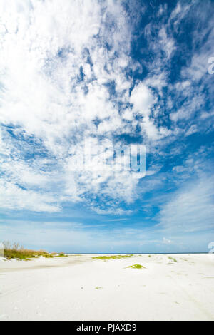 Weiten Sandstrand bei Bean Punkt, der nördlichsten Spitze von Anna Maria Island, FL Stockfoto