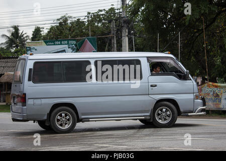 Chiangmai, Thailand - 6. August 2018: Private alte Nissan Urvan Van Auto. Foto an der Straße Nr. 121 ca. 8 km von der Innenstadt von Chiang Mai Thailand. Stockfoto