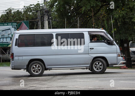 Chiangmai, Thailand - 6. August 2018: Private alte Nissan Urvan Van Auto. Foto an der Straße Nr. 121 ca. 8 km von der Innenstadt von Chiang Mai Thailand. Stockfoto