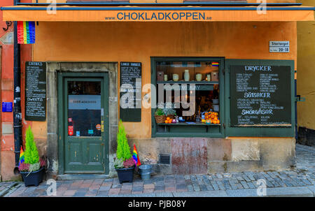 Stockholm, Schweden, 26. Oktober 2017: Café am berühmten Platz Stortorget im Herzen der Altstadt Gamla Stan. Stockfoto