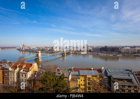 BUDAPEST/UNGARN - Februar 02, 2012: Panorama der Stadt, Schuß im Winter sonnige Tag genommen Stockfoto