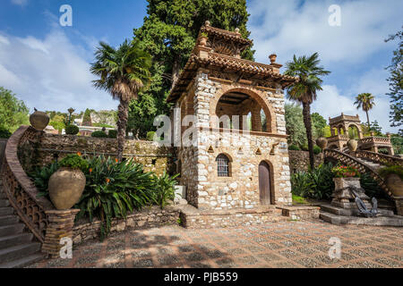 Antike öffentliche Garten der Villa Comunale in Taormina, Sizilien, Italien Stockfoto