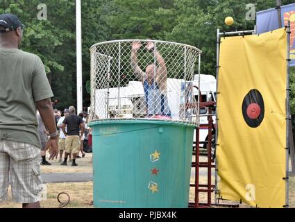 Usa Maryland Army National Guard (MDARNG) 629th Military Intelligence Battalion, 58th Expeditionary Military Intelligence Brigade (EMIB) feierte ihren 1. jährlichen organisatorische Tag bei Granville Gude Park in Laurel, MD, am 15. Juli 2018. Stockfoto