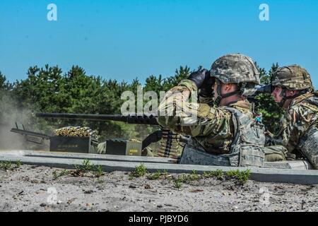 U.S. Army Reserve Troop Liste Einheit Soldaten qualifizieren ein M2 machine gun während des Betriebs Cold Steel II gehostet von Stockfoto