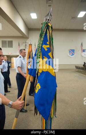 Col David Gordan, 2 Operationen Gruppenkommandant, übernimmt das Kommando über die 2. OG von Oberst Kurt Schendzielos am Barksdale Air Force Base, La., 27. Juni 2018. Stockfoto