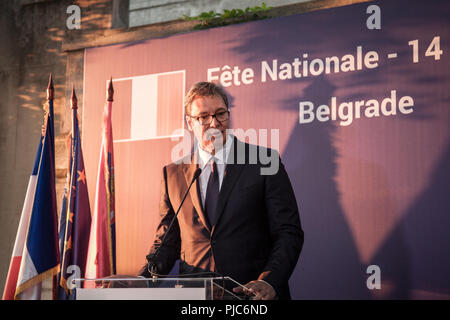 Belgrad, SERBIEN - Juli 14, 2018: Aleksandar Vucic, Präsident von Serbien stehen und eine Rede in der Französischen Botschaft während einer Pressekonferenz Stockfoto