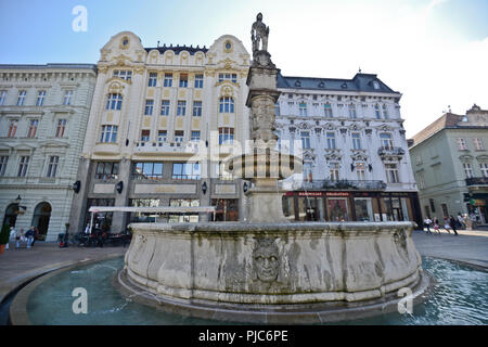 Maximilian Brunnen. Bratislava Hauptplatz (Hlavné námestie), Slowakei Stockfoto