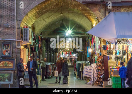 Die Islamische Republik Iran. Isfahan. Der Große Basar, Bazar, Bozorg Qeysarriyeh Basar) wurde am Nordflügel des Naqsh-e Jahan Square. 06. März Stockfoto