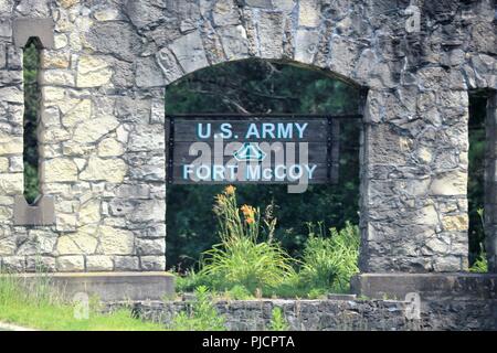 A GATE-Feld von der Works Progress Administration in 1941 an der Post in der Nähe des Gehäuses dargestellt ist der Juli 12, 2018, am Fort McCoy, Wis von 1935-1941, der Works Progress Administration leistete einen erheblichen Beitrag zu den Bemühungen der Verteidigung der Nation und am Fort McCoy waren ein Teil vieler Projekte, einschließlich der Gebäude, dieses Tor". Stockfoto