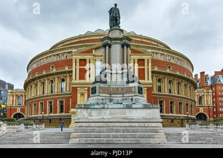 LONDON, ENGLAND - 18. JUNI 2016: Tolle Aussicht von der Royal Albert Hall, London, Großbritannien Stockfoto