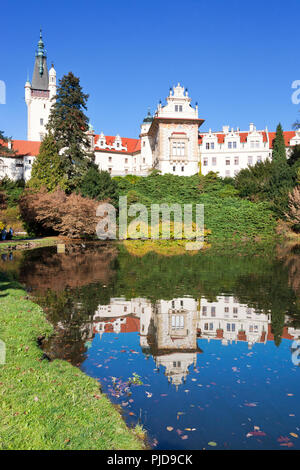 Tschechische Republik, Prag - 22.Oktober 2016: Renaissance Schlösser und seinem Park, in der Nähe von Pruhonice Prag, Tschechische Republik. UNESCO geschützt. Stockfoto