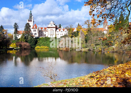 Tschechische Republik, Prag - 22.Oktober 2016: Renaissance Schlösser und seinem Park, in der Nähe von Pruhonice Prag, Tschechische Republik. UNESCO geschützt. Stockfoto