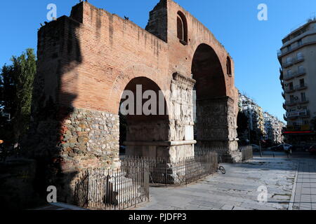 Der Triumphbogen des Galerius, auch als Kamara bekannt. Eine frühe 4. Jahrhundert AD römische Denkmal in der nordgriechischen Hafenstadt Thessaloniki. Stockfoto