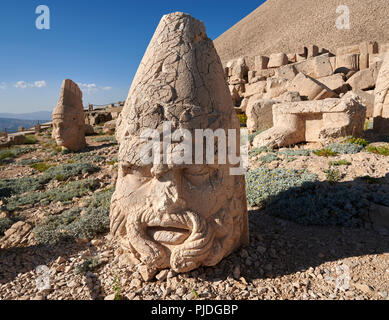 Statue Kopf des Zeus & Antiocchus hinten, vorne Der 62 v. Chr. königliche Grab von König Antiochos I Theos von Kommagene, West Terrasse, Berg Nemrut oder Nemrud Stockfoto