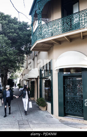 Lucio's Restaurant Paddington, wurde durch die Londoner Zeitung "The Independent" als eines der fünf besten Restaurants für die Kunst in der Welt. Es hat auch eine p Stockfoto