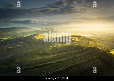 Mullaghmore Burren bei Sonnenaufgang, Fanore, Clare, Irland Stockfoto