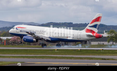 British Airways Shuttle von London gesehen bei Ankunft am Internationalen Flughafen Glasgow, Renfrewshire, Schottland. Stockfoto