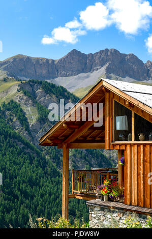 Frankreich. Hautes-Alpes (05), regionale Naturpark Queyras, Dorf Saint-Véran, 2042 m Höhe, der höchste Gemeinde Europas. Stockfoto