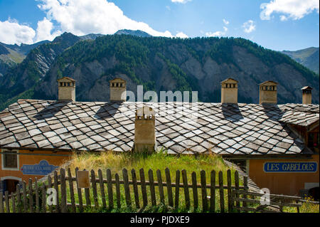 Frankreich. Hautes-Alpes (05), regionale Naturpark Queyras, Dorf Saint-Véran, 2042 m Höhe, der höchste Gemeinde Europas. 'Les Gabelous' Stockfoto