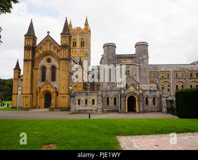 Benediktinerkloster Buckfast Abbey Kirche und Klostergebäude Vorderansicht Stockfoto