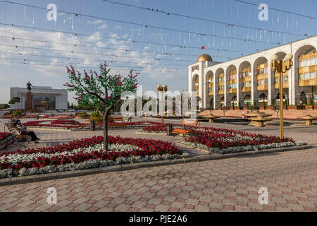 Bischkek, Kirgisistan am 9. August 2018: Ala-Too Square. Bischkek, ehemals Frunse, ist die Hauptstadt und die größte Stadt der Kirgisischen Republik Stockfoto