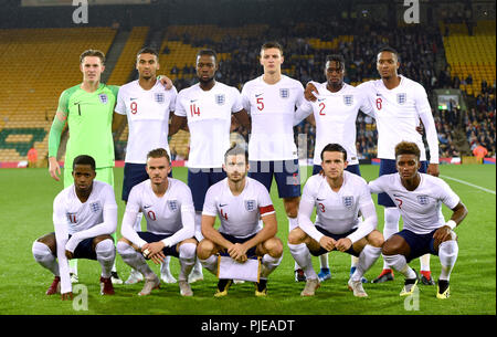 (Hintere Reihe von links nach rechts) Englands U21 Dean Henderson, Dominic Calvert-Lewin, Joshua Onomah, Dael Fry, Aaron Wan Bissaka und Ezri Konsa. (Vordere Reihe von links nach rechts) Ryan Sessegnon Maddison, Lewis, James Cook, Ben Chilwell und Demarai Grau vor dem UEFA Euro 2019 U21-Qualifikation, Gruppe 4 Spiel im Carrow Road, Norwich. Stockfoto