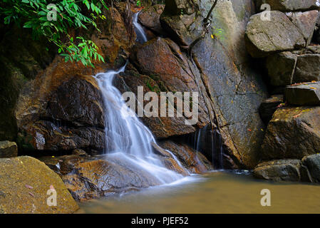 Kaskaden des Wasserfall Kathu, Phuket, Thailand, Kaskaden des Sattahip Hohenwestedt Stockfoto