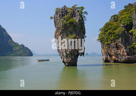 Markante Felsformation auf Khao Phing Kan Island, auch James Bond Island, Thailand, markante Felsformation in Khao Phing Kan Insel, auch James Bond Stockfoto