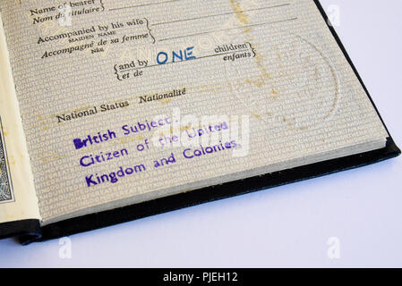 Alte britische Vereinigtes Königreich Großbritannien Reisepass. Original Vereinigtes Königreich von Großbritannien und Nordirland Reisepass von London Pass stattgefunden hat. Stockfoto