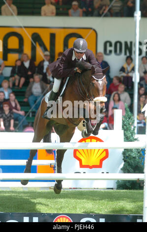 Die Nordamerikanischen, Spruce Meadows 2004, Duncan McFarlane (NZL) Reiten Eezy Stockfoto