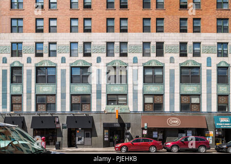 Art déco-Fassade des 1150 N. Staat Wohngebäude. Stockfoto