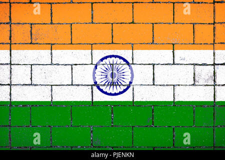 Flagge von Indien vor dem Hintergrund einer Stein bedeckt mit Moos Stockfoto