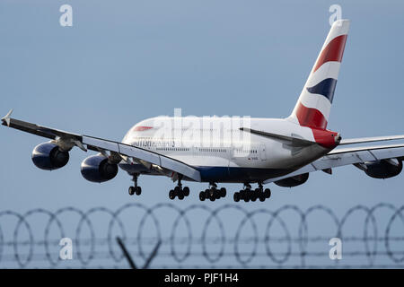 Richmond, British Columbia, Kanada. 2. Sep 2018. Einen British Airways Airbus A380-800 (G-XLed-strahler) breit - Körper superjumbo Jet Airliner airborne Landung auf dem Internationalen Flughafen von Vancouver. Credit: bayne Stanley/ZUMA Draht/Alamy leben Nachrichten Stockfoto