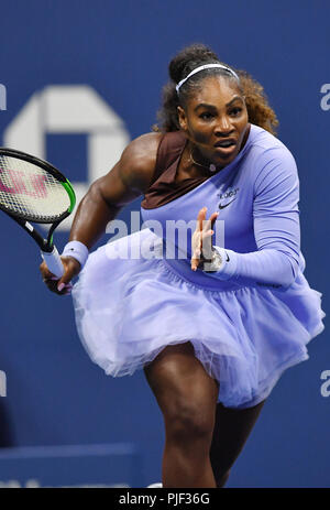 New York, USA. 6. Sep 2018. Serena Williams aus den USA konkurriert während der Frauen singles Halbfinale gegen Anastasija Sevastova Lettlands an die 2018 US Open in New York, USA, Sept. 6, 2018. Williams gewann 2-0. Quelle: Liu Jie/Xinhua/Alamy leben Nachrichten Stockfoto