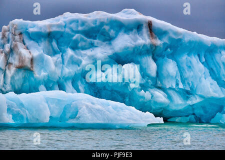 National Geographic, Straße tripblue Eis der Gletscher Kronebreen oder Krone, Kongsfjord, Ny-Ålesund, Spitzbergen oder Spitzbergen, Europa Stockfoto