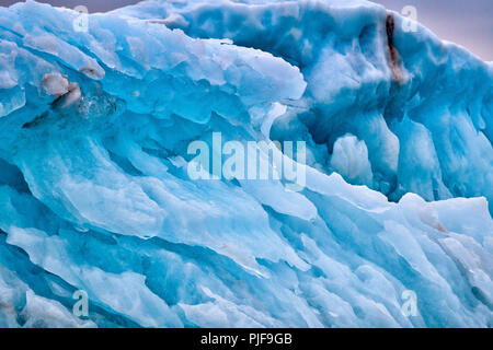 National Geographic, Straße tripblue Eis der Gletscher Kronebreen oder Krone, Kongsfjord, Ny-Ålesund, Spitzbergen oder Spitzbergen, Europa Stockfoto