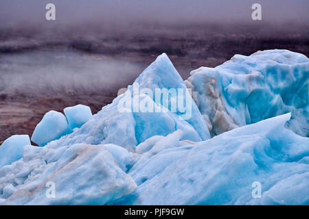 National Geographic, Straße tripblue Eis der Gletscher Kronebreen oder Krone, Kongsfjord, Ny-Ålesund, Spitzbergen oder Spitzbergen, Europa Stockfoto