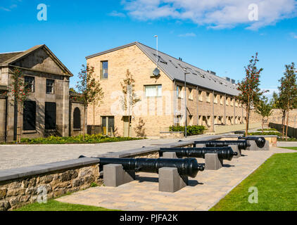 Erschwingliches Gehäuse Entwicklung, Leith Fort, historische Armee Garnison von James Craig im Georgianischen Stil mit Pförtnerloge, Edinburgh, Schottland, Großbritannien Stockfoto